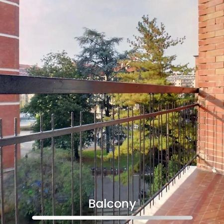 Metro Famagosta - Luminoso Appartamento Con Balcone Free Wifi & Parking Милан Экстерьер фото