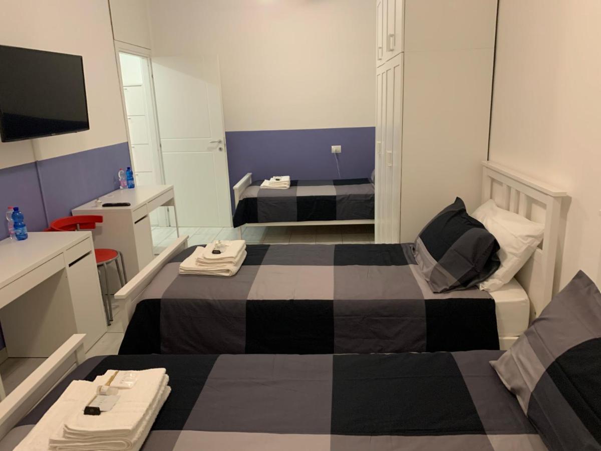Metro Famagosta - Luminoso Appartamento Con Balcone Free Wifi & Parking Милан Экстерьер фото
